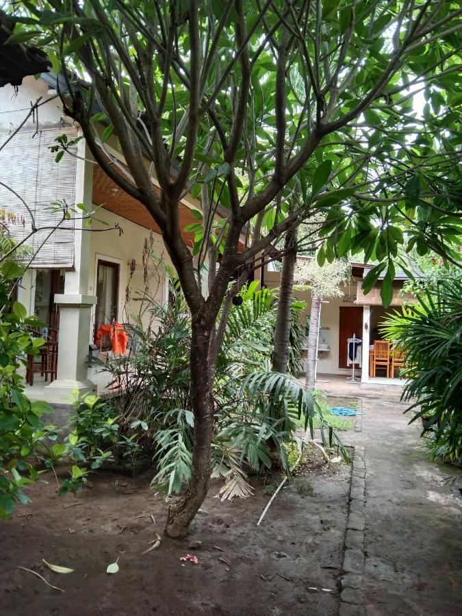 Pondok Aldi Hostel Amed Exterior foto