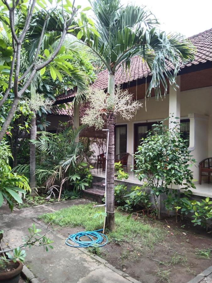 Pondok Aldi Hostel Amed Exterior foto
