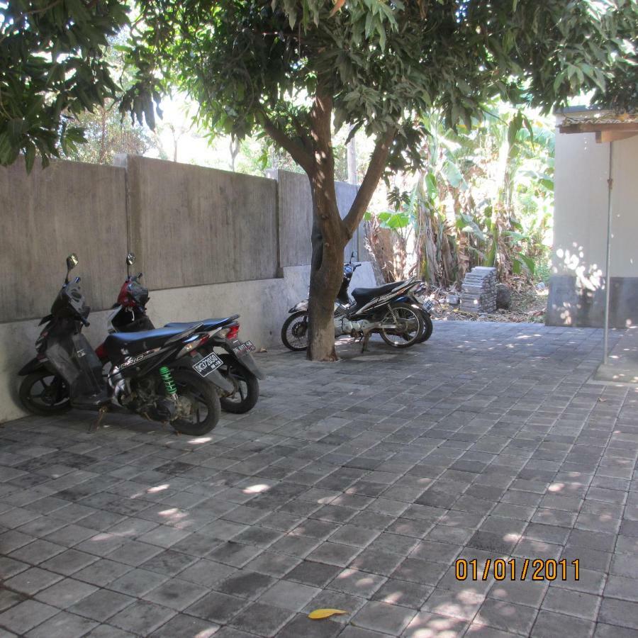 Pondok Aldi Hostel Amed Exterior foto
