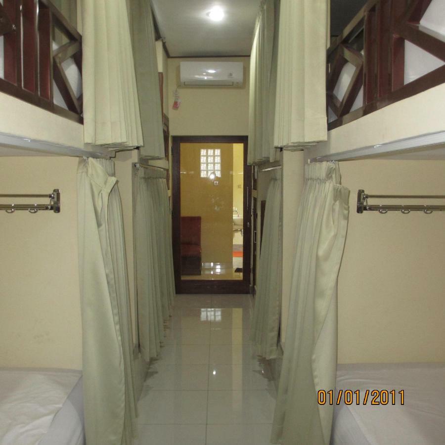 Pondok Aldi Hostel Amed Exterior foto